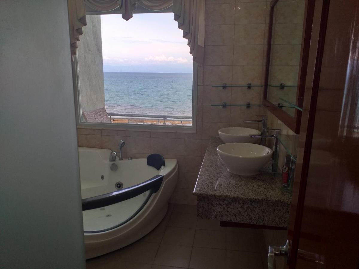 Ocean Breeze Resort Toledo Экстерьер фото