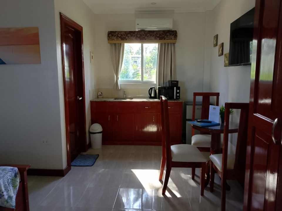 Ocean Breeze Resort Toledo Экстерьер фото