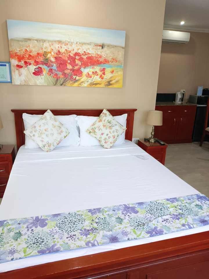 Ocean Breeze Resort Toledo Экстерьер фото